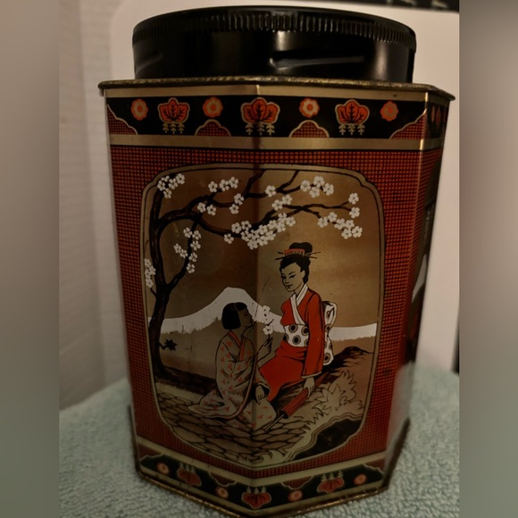 Vintage Octagonal Asian Collectible Screw Top Tin - Picture 1 of 4